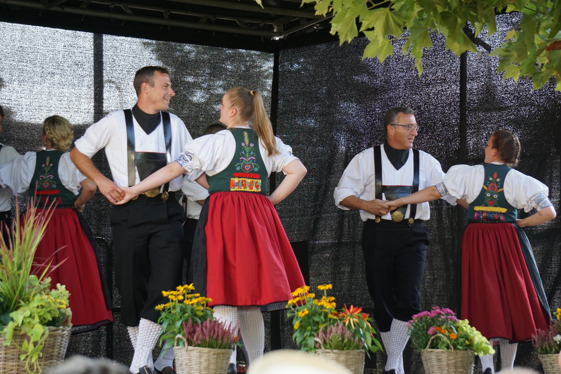 Traditioneller Tanz beim Vinzenzifest
