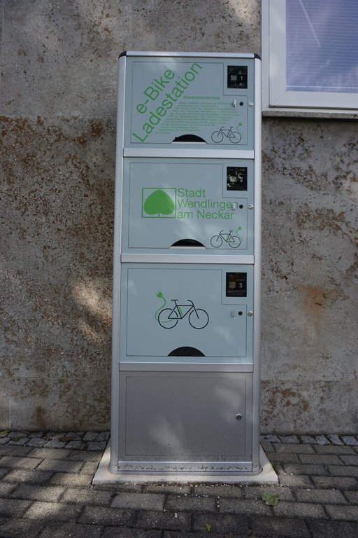 E-Bike-Ladestation vor dem Rathaus