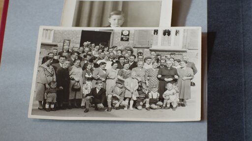 Gruppenfoto vor dem Wendlinger Deutschhaus